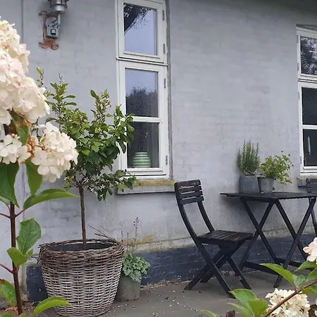 Hyggelig Ved Givskud * 기브