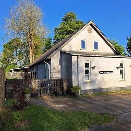 Hyggelig Ved Givskud * 기브